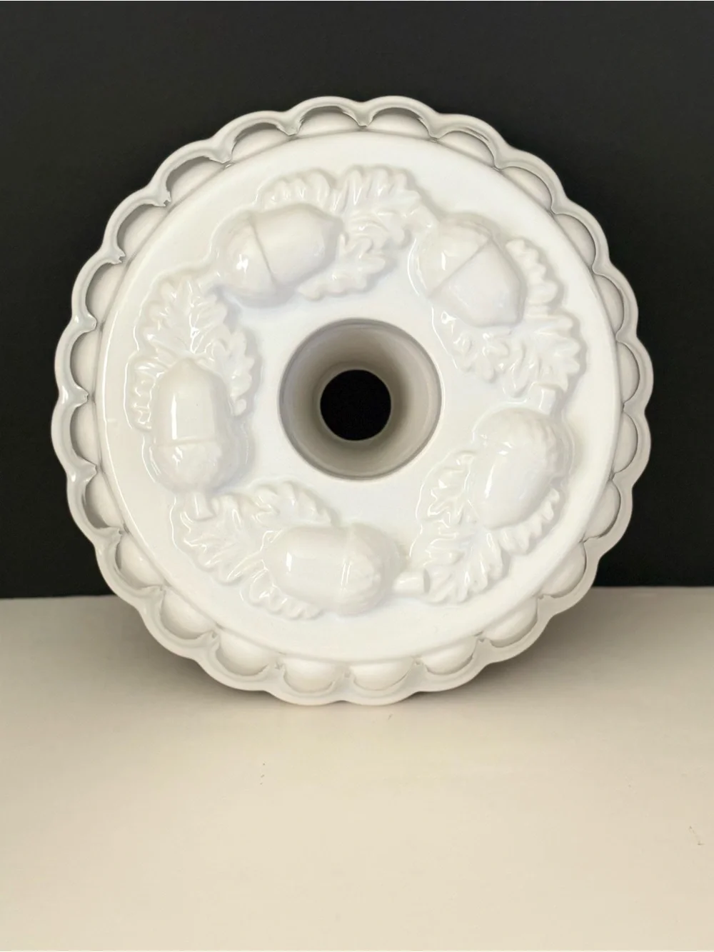 Williams Sonoma White Ceramic Acorn Cranberry Mold Pan Ring Thanksgiving Fall